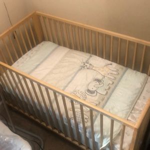 Baby wooden crib